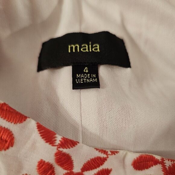 Maia Medallion Embroidered Cap Ruffle Sleeve Shift Dress 4 White Red - Picture 7 of 10